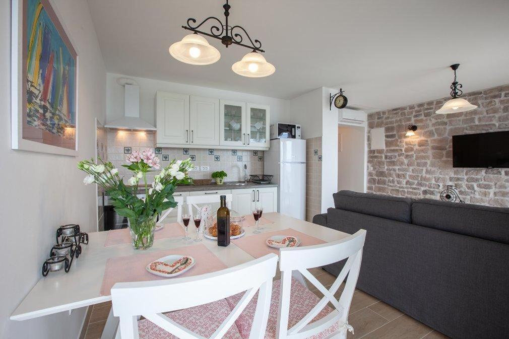 Apartmani Mirona - Tučepi Zewnętrze zdjęcie