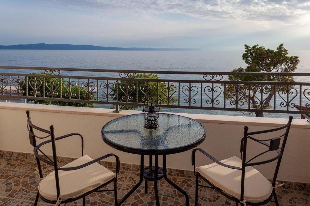 Apartmani Mirona - Tučepi Zewnętrze zdjęcie